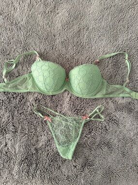 Victoria's Secret Mint Green Lace Heart Underwire Bra & Thong Set
